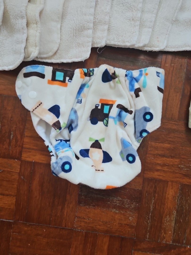 Cloth Reusable Diapers Knicker Nappies and breathablebaby cot liner