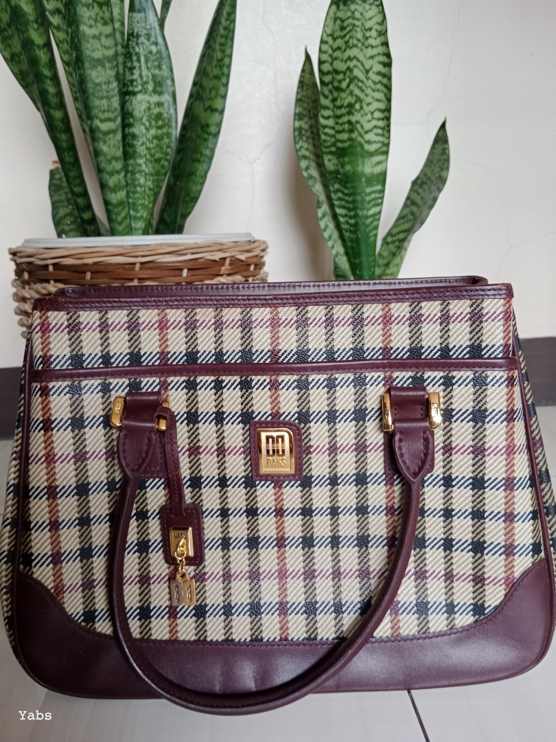 Daks London, Luxury, Bags & Wallets on Carousell