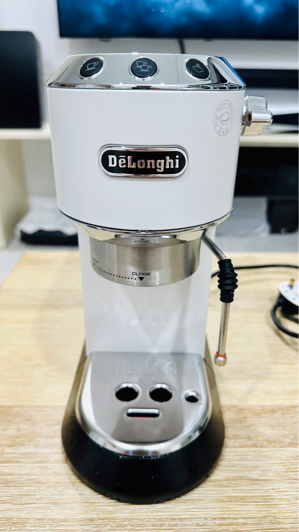 Delonghi EC685 coffee machine with accessories, TV & Home Appliances ...