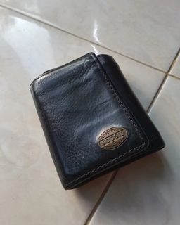 Dompet fossil