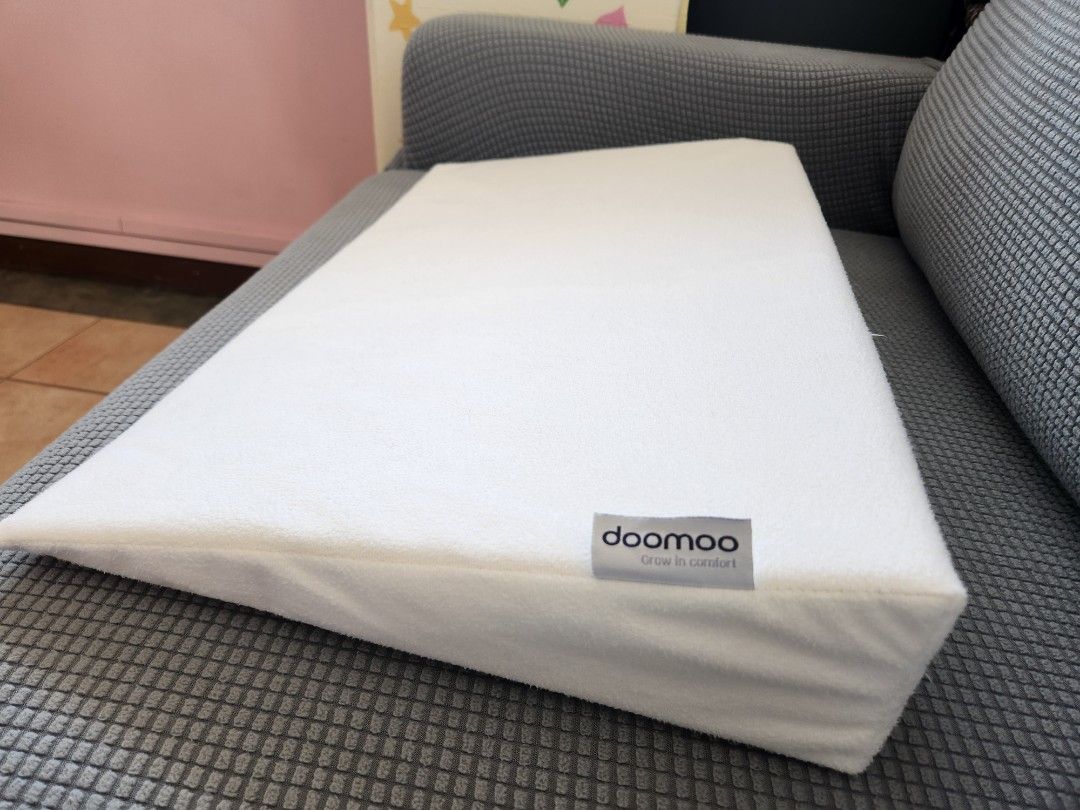 Doomoo Rest Easy Large Sloped Positioner Baby Wedge Pillow, Babies