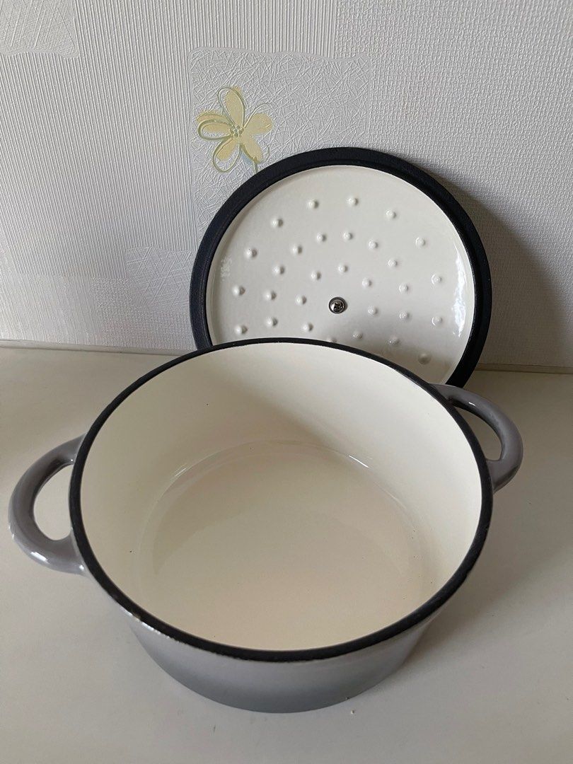 Double ear cast iron enamel pot, Furniture & Home Living, Kitchenware