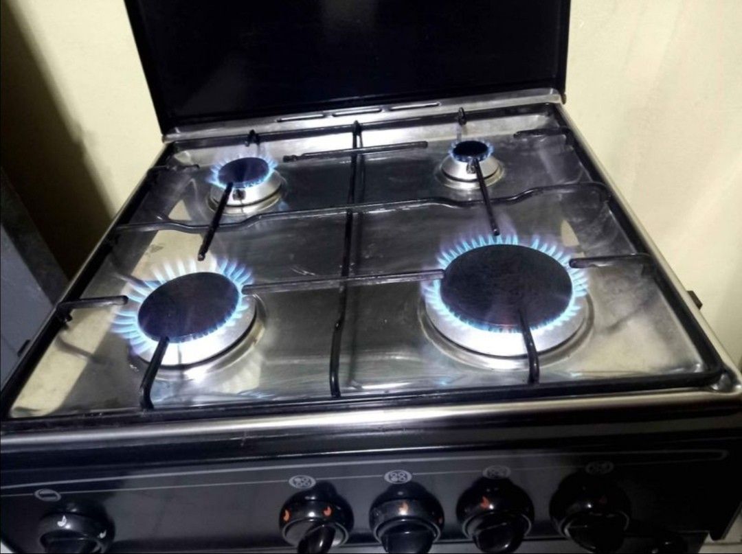 ELBA GAS RANGE (4 Burner and oven), TV & Home Appliances, Kitchen