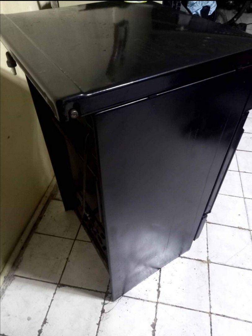 ELBA GAS RANGE (4 Burner and oven), TV & Home Appliances, Kitchen