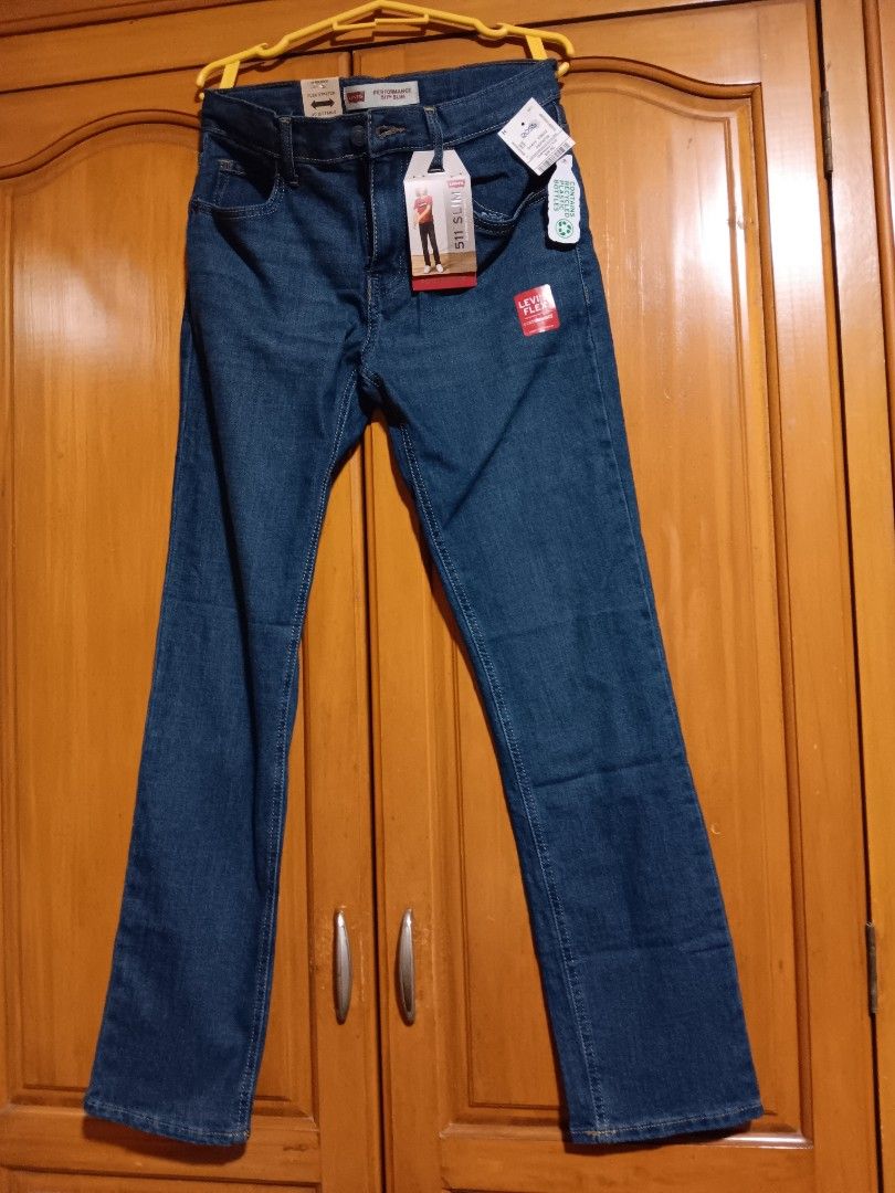 For sale Levi's pants (Category: Jeans) located in Taguig. Submitted by athena1014 (Listing ID 1234563594, Image 2). Description: Original bought in USA. 511 Slim slim fit hip to ankle adjustable waistband. For women. waistline 28 x L30 rfs: small size to me.