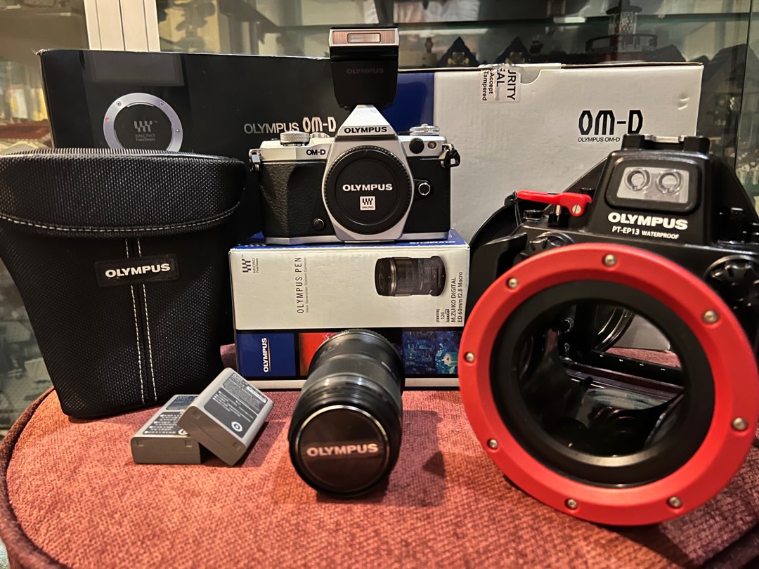 Full set Olympus OMD EM5Mark II + M.Zuiko 60mm f2.8 Macro Lense + OMD