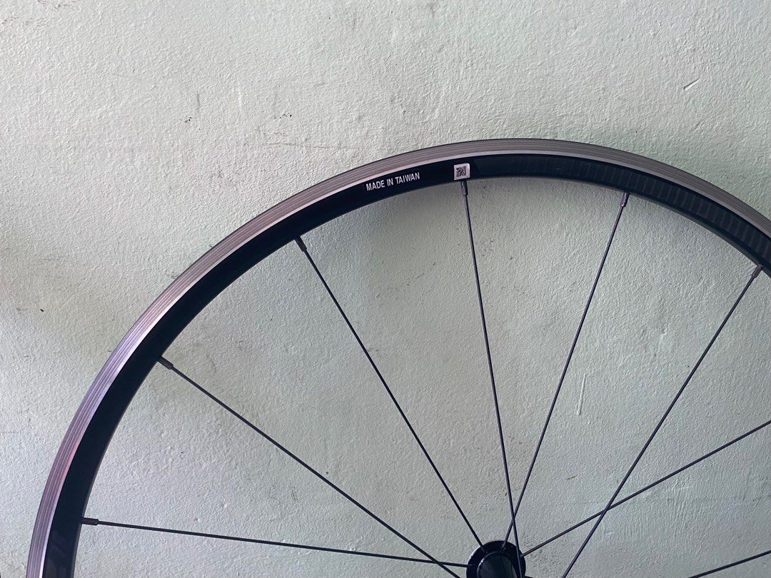Giant original stock rim ( rim brake), Sports Equipment, Bicycles ...