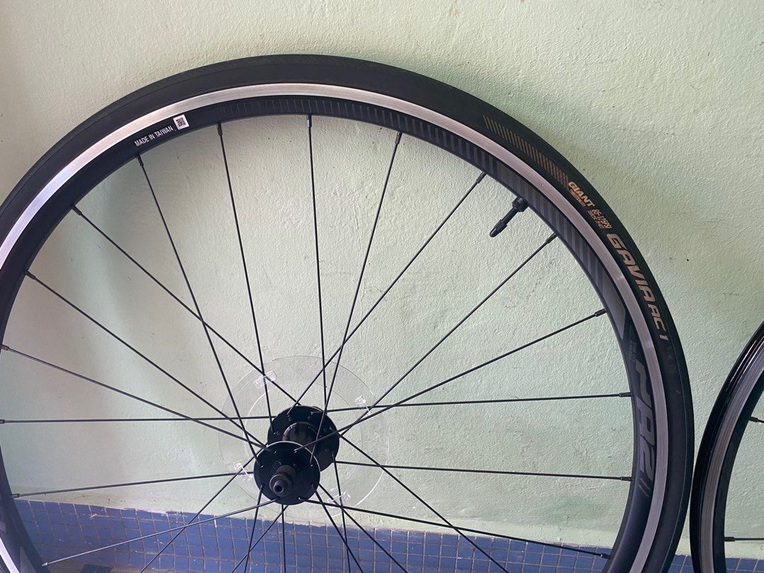 Giant original stock rim ( rim brake), Sports Equipment, Bicycles ...