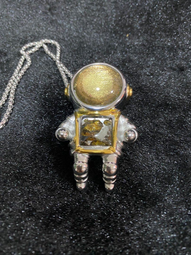 Gibeon Meteorite Pallasite Meteorite astronaut Pendant