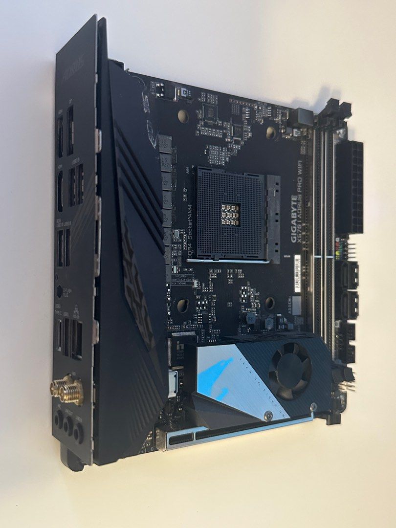 Gigabyte x570 itx best sale