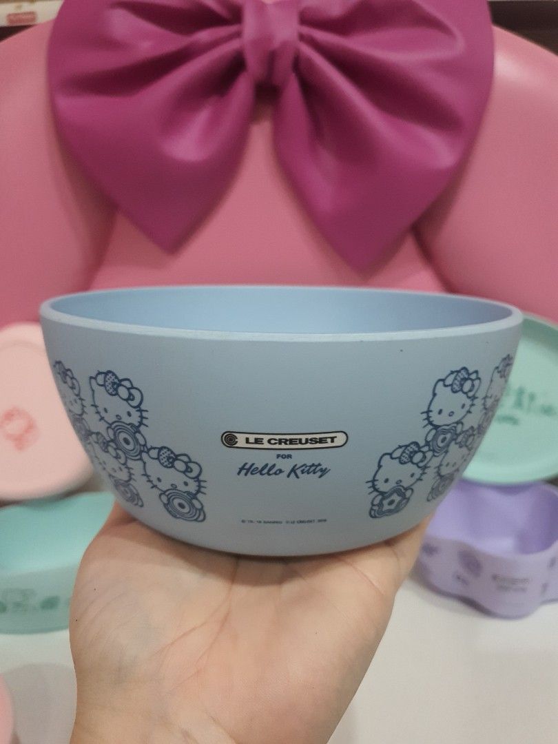 Hello Kitty × Le Creuset Bowls & Plates (Category: Dinnerware & Cutlery) located in Quezon City. Submitted by littlecerberuslts (Listing ID 1234463171, Image 3). Description: Original Sanrio HK × Le Creuset dinnerware 📌flower-shaped bowl ( lavander/850ml) 📌round-shaped bowl (blue/850ml) 📌heart-shaped bowl (pink/850ml) 📌oval-shaped bowl (green/850ml) 📌heart-shaped plate (pink/7") 📌oval-shaped plate (green/7") Material: Bamboo Fiber/ Heat Res