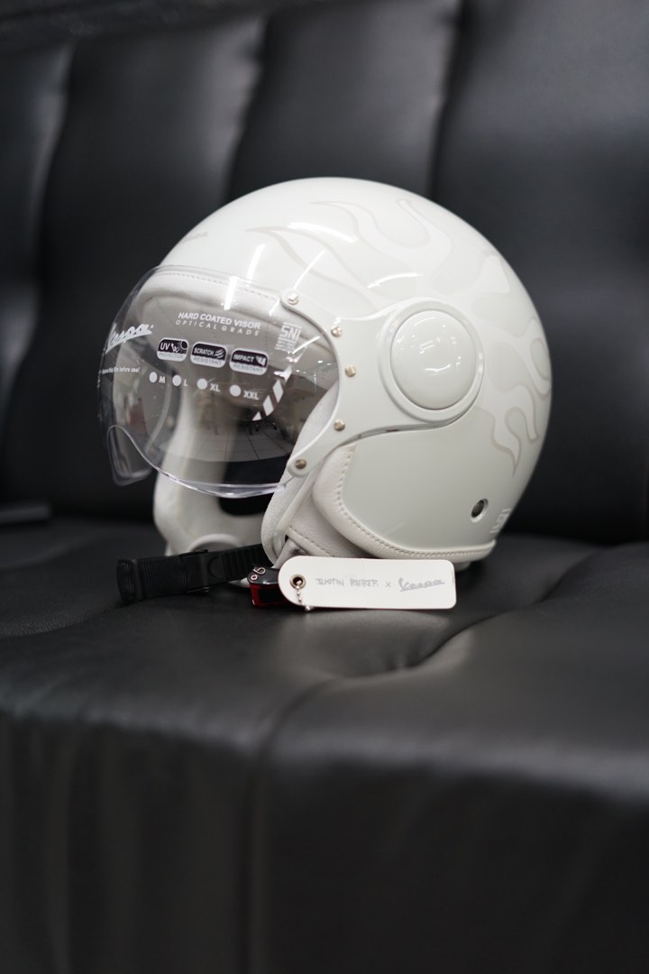 Helm Vespa x Justin Bieber on Carousell