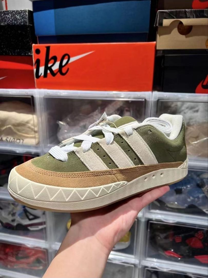 Adidas originals hotsell shark