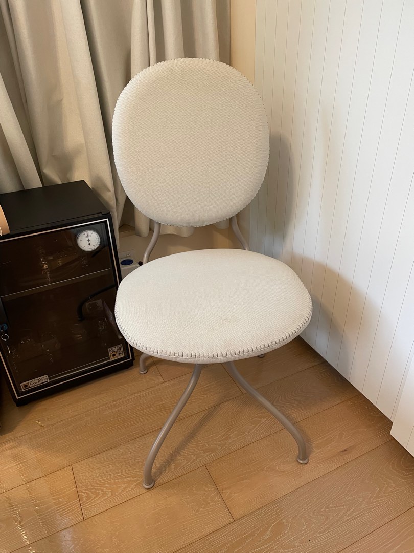 IKEA Bjorkberget Swivel Chair, Beige, 傢俬＆家居, 傢俬, 椅子 Carousell
