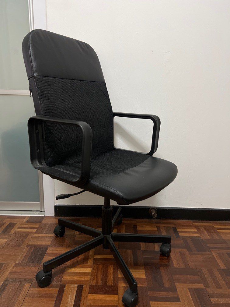 IKEA RENBERGET Swivel chair (Color Bomstad black), Furniture & Home