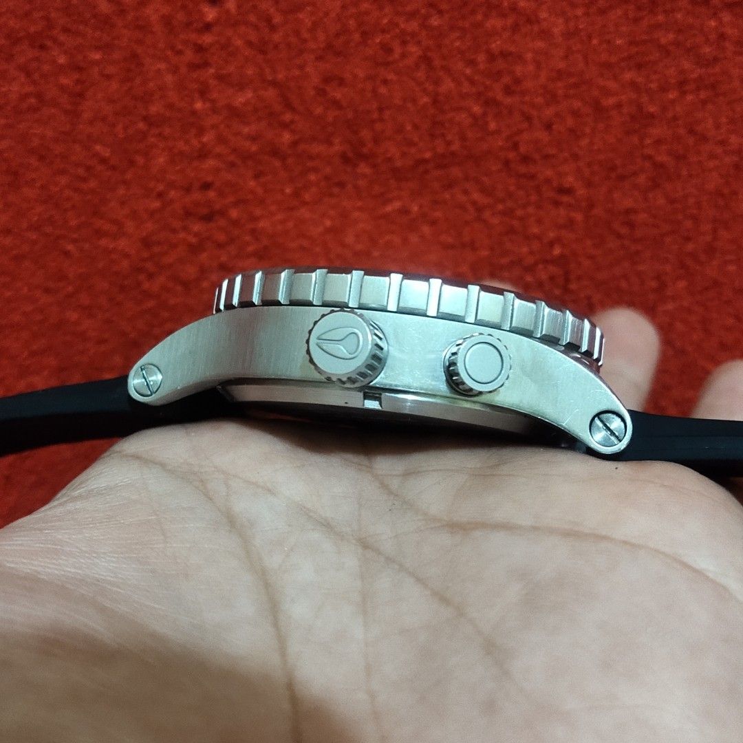 Jam pria Nixon authentic, Fesyen Pria, Jam Tangan di Carousell