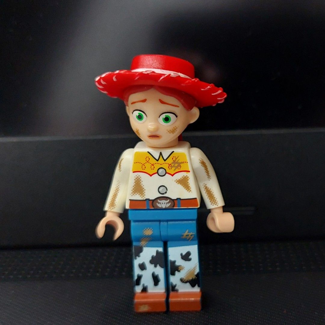 Lego jessie hotsell minifigure