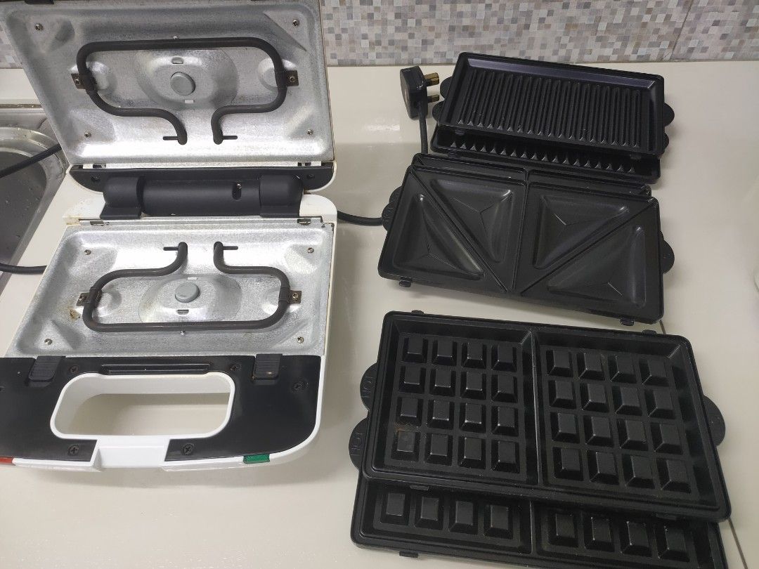 Kenwood waffle maker, Furniture & Home Living, Kitchenware & Tableware