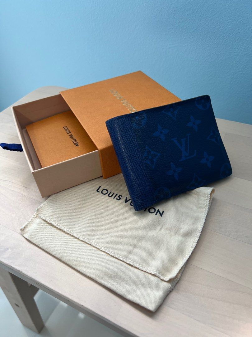 louis-vuitton wallet men blue