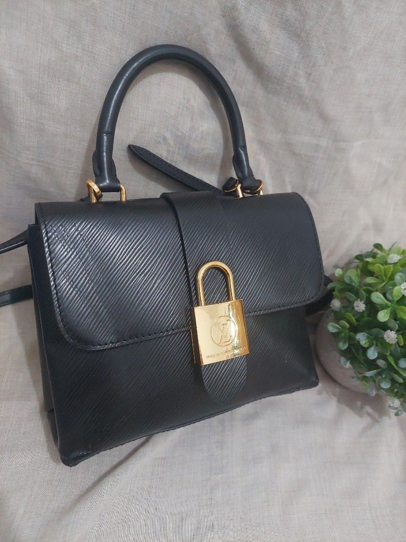 Louis Vuitton Epi Leather Locky BB slingbag, Barang Mewah, Tas