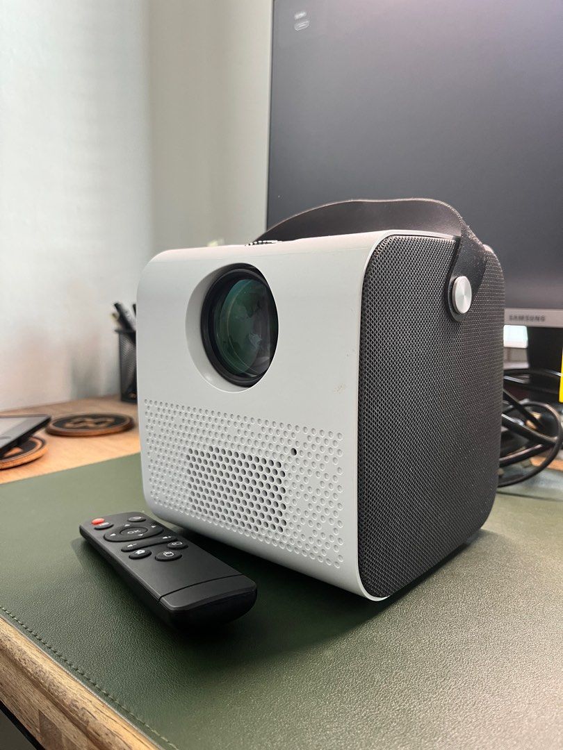 LUMOS Projector with controller, TV & Home Appliances, TV