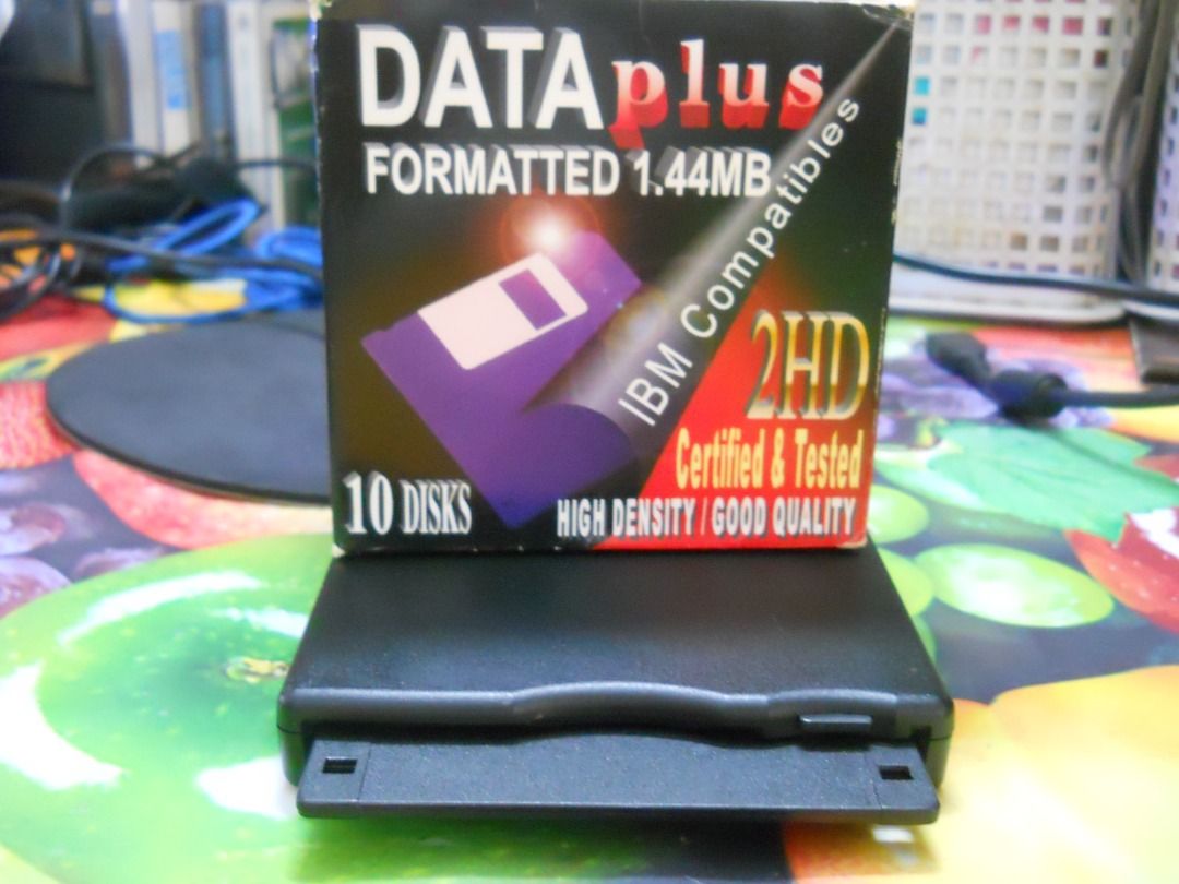 MITSUMI USB Portable Floppy Disk Drive & DATAplus 2HD 1.44mb diskettes