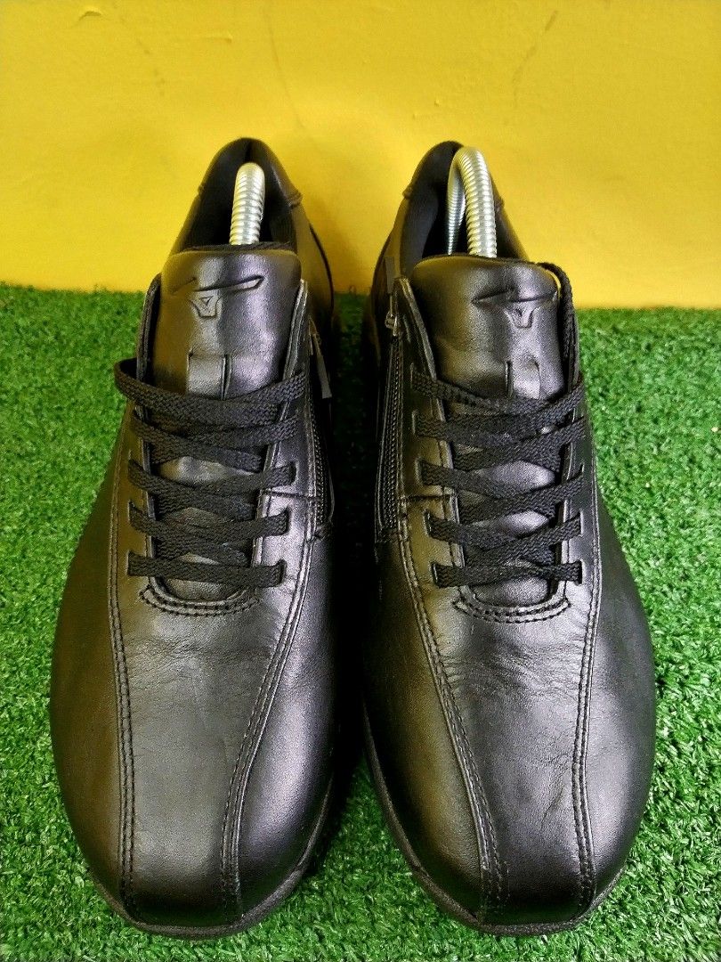 Mizuno deals leather shoes