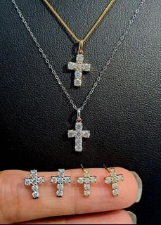 Moissanite Diamond Cross in 18Karat Gold Setting