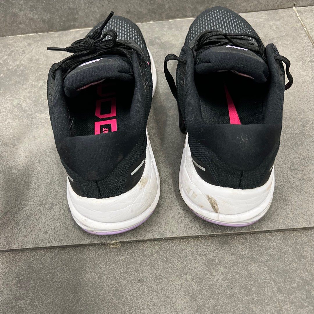 nike air zoom running trainers