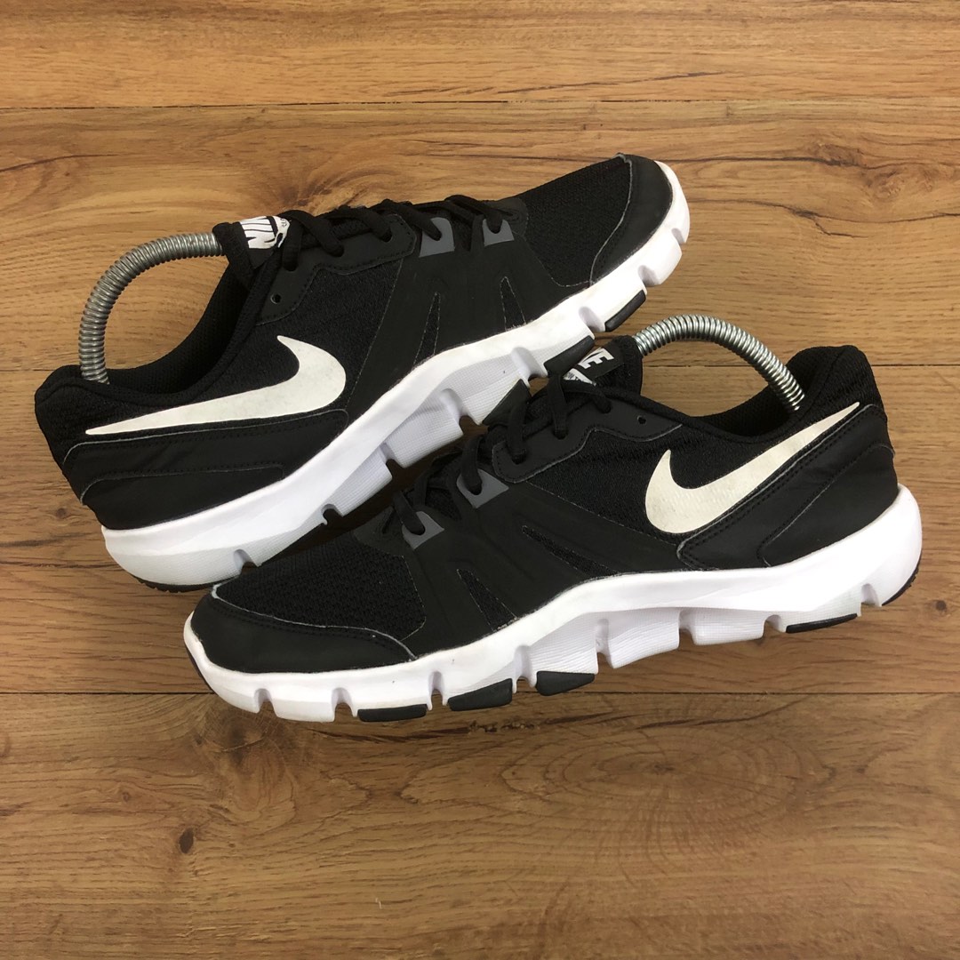 Nike FlexShow 7uk Men s Fashion Footwear Sneakers on Carousell