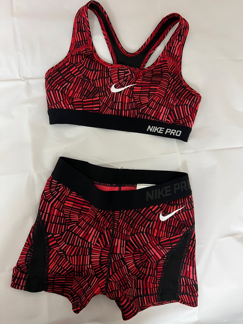 Nike pro shorts and sports hotsell bra set