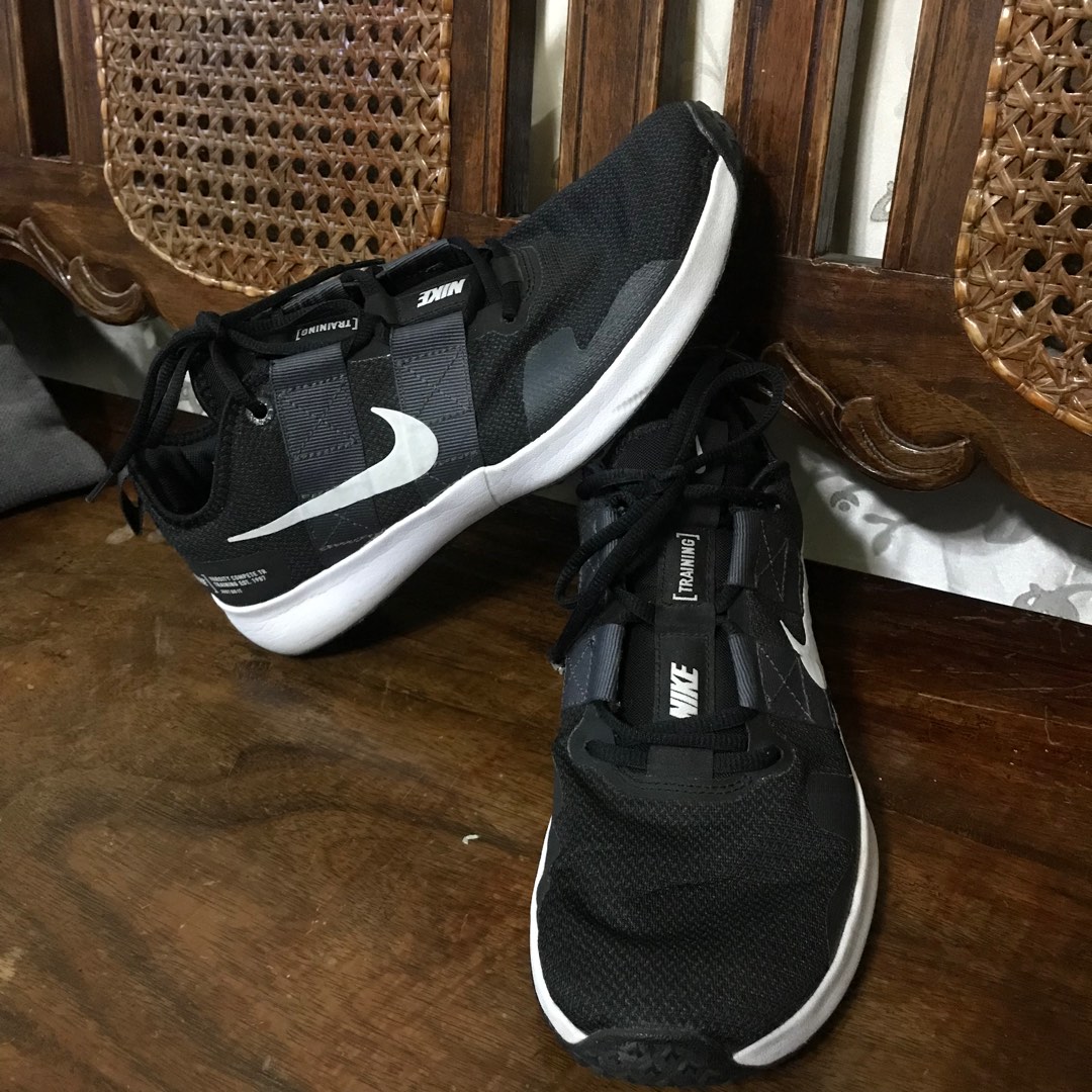 mens nike varsity trainers