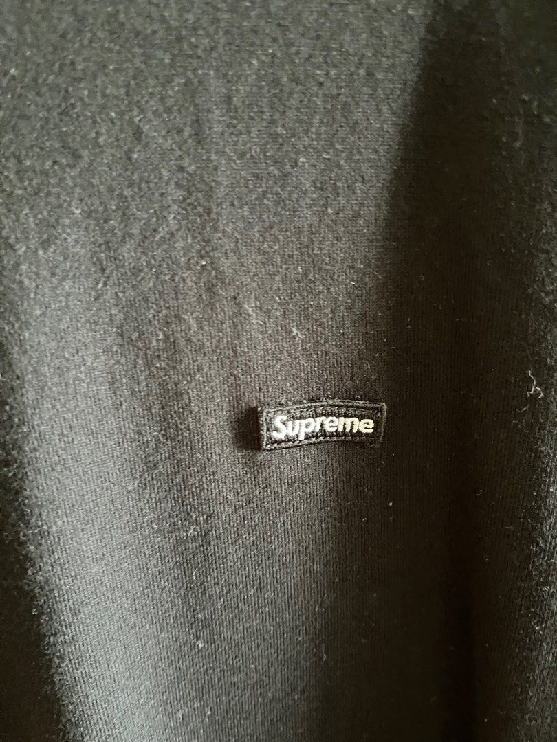 Supreme pirate box logo store