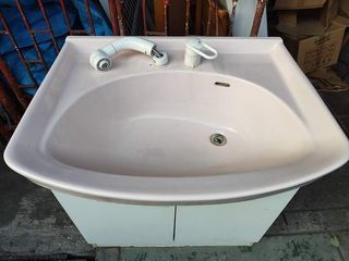 Portable sink with cabinet