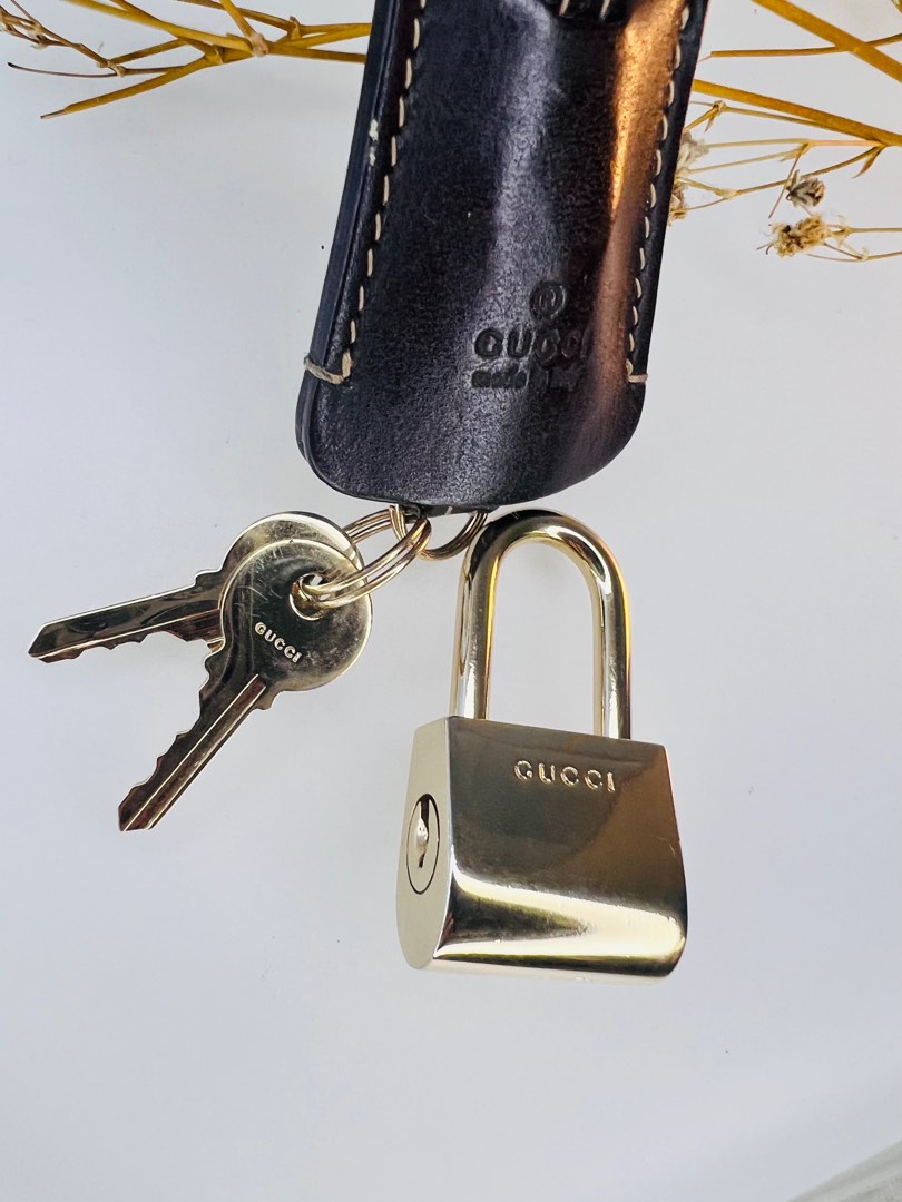 Gucci lock store