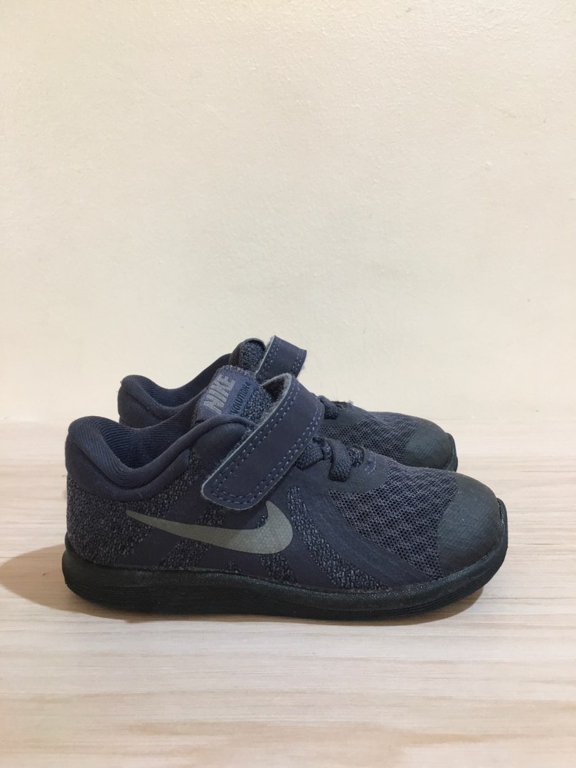 Toddler boy shop nike revolution 4