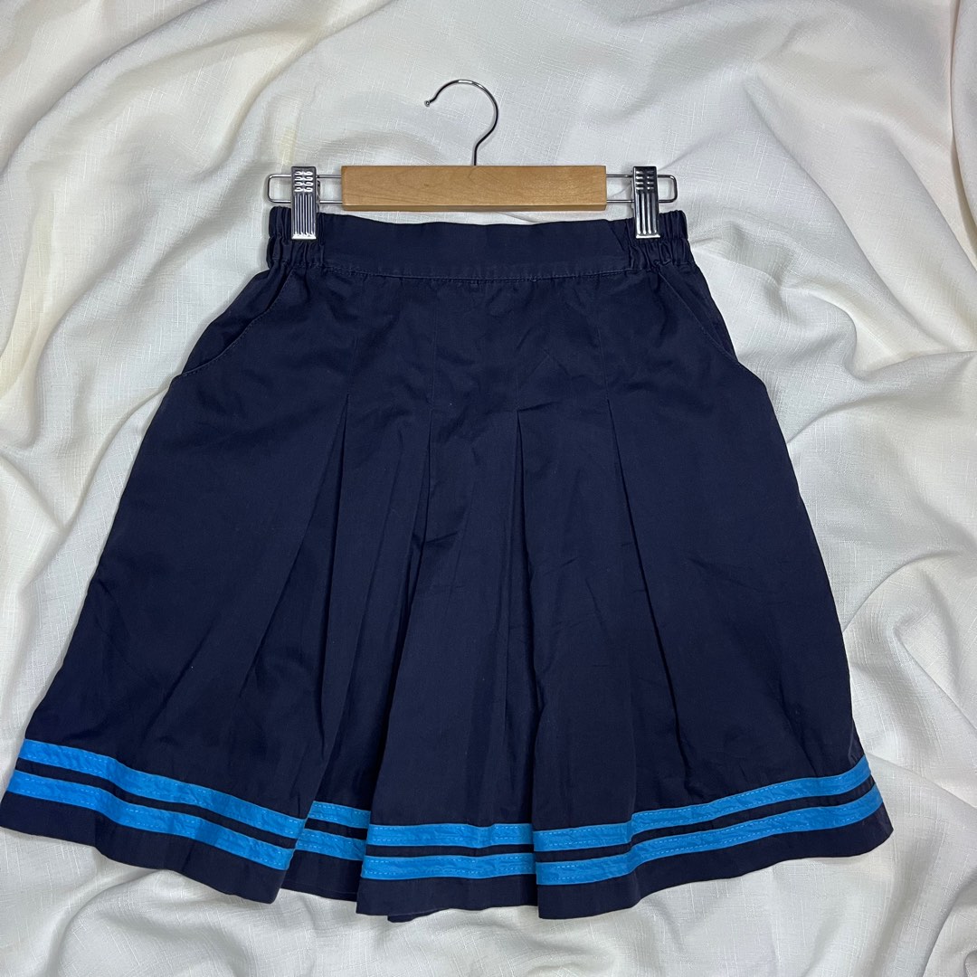 preppy navy blue tennis skirt with linings on Carousell