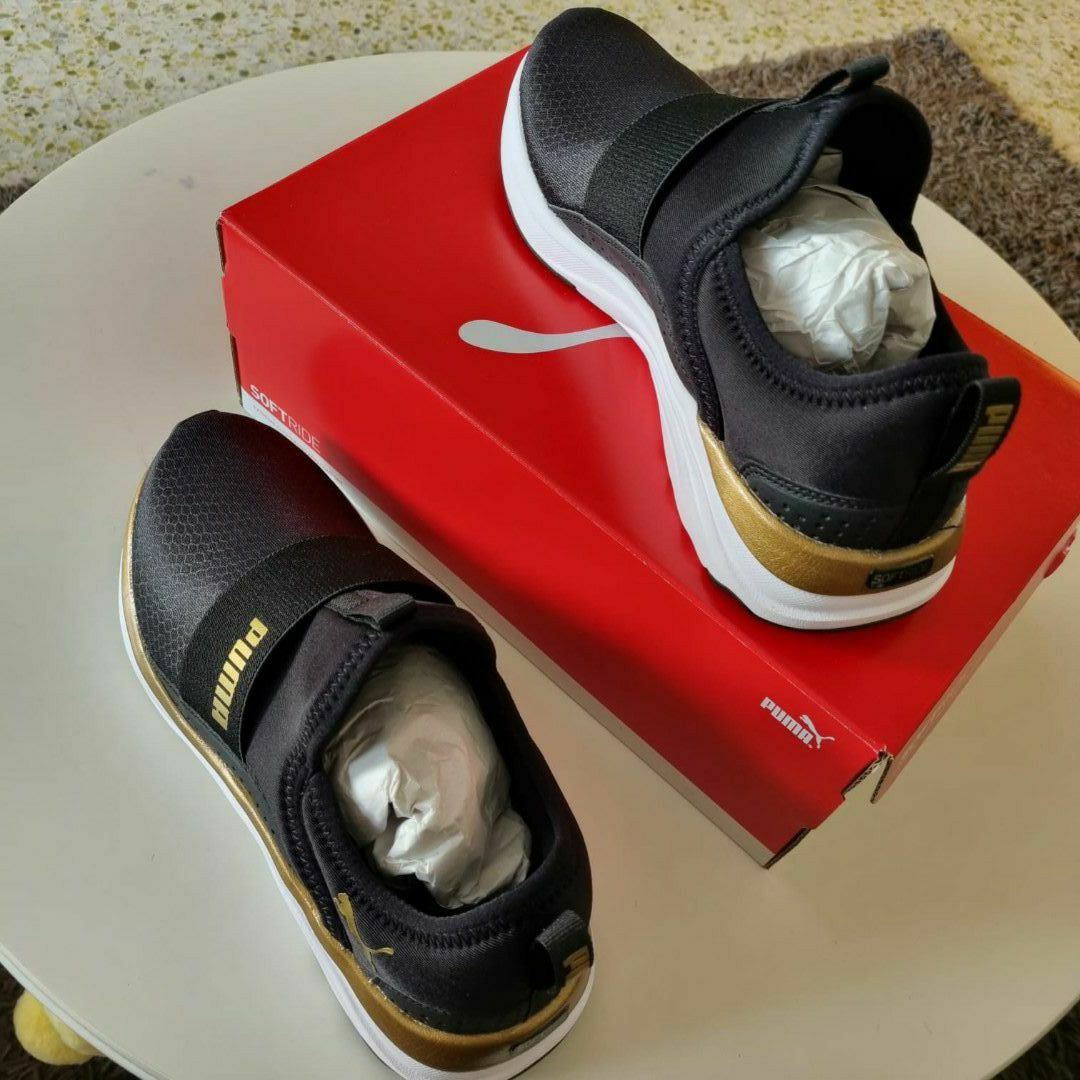 Black and store gold pumas europe