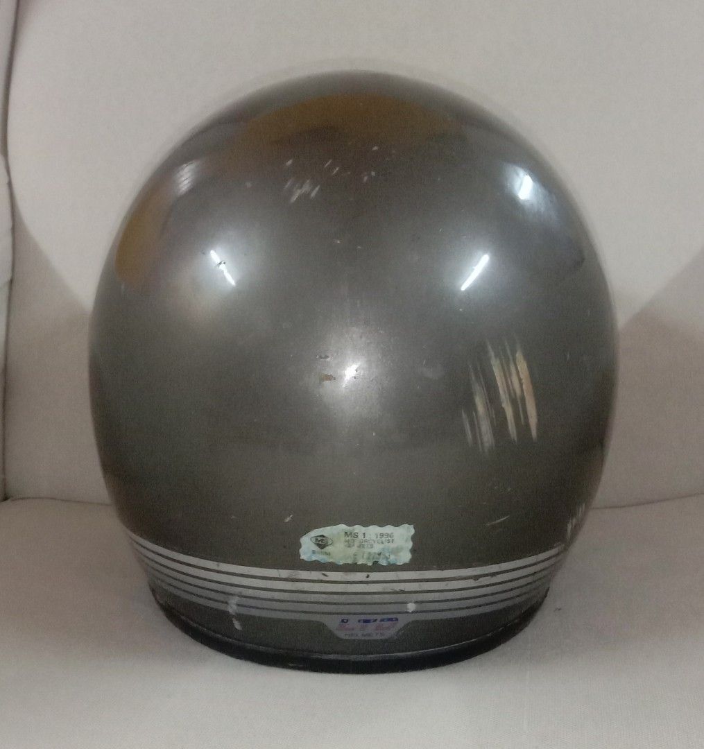 RM290/ Helmet Lama (Terpakai/Used) Jenama LTD Mag5 Sticker Sirim Luar