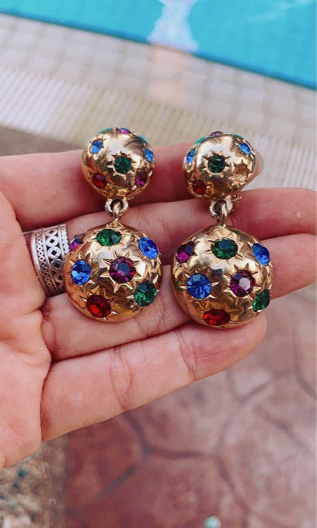 Sarahoov vintage jewelry sale