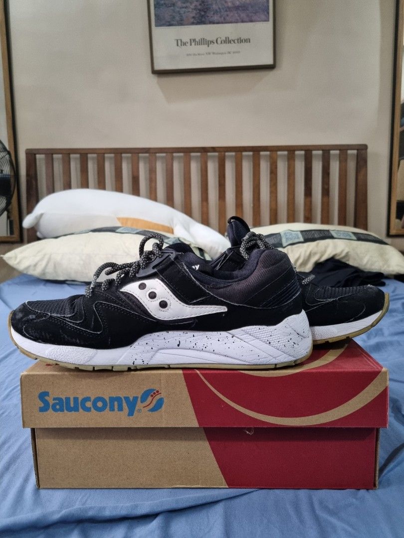 Saucony Grid 9000 (Category: Sneakers) located in San Fernando. Submitted by hapinuyir (Listing ID 1234500276, Image 3). Description: Rare Pre loved Saucony Grid 9000 Rfs not wearing it and not my style anymore. Original with box, bought in Canada In Excellent condition but with very minimal issue as shown on pics (front of shoes).