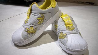 Sepatu Adidas