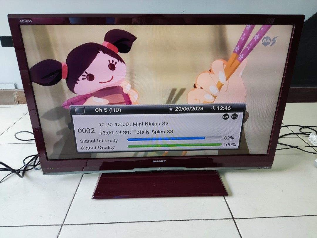 Sharp aquos 32 inch LCD TV (Not smart and pls read description), TV