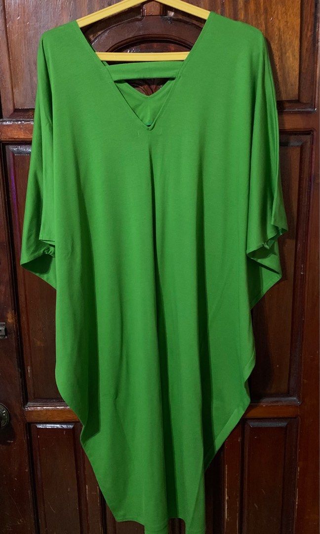 Simone’s Closet Maxi Dress (Category: Dresses) located in Makati City. Submitted by Prettynette (Listing ID 1234605863, Image 2). Description: Very good condition No flaw Can fit large to XL frame.