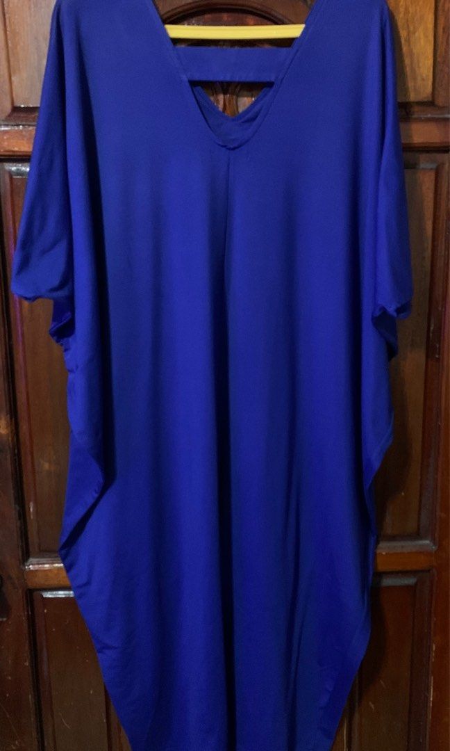 Simone’s Closet Maxi Dress (Category: Dresses) located in Makati City. Submitted by Prettynette (Listing ID 1234606539, Image 3). Description: Can fit large to XL frame.