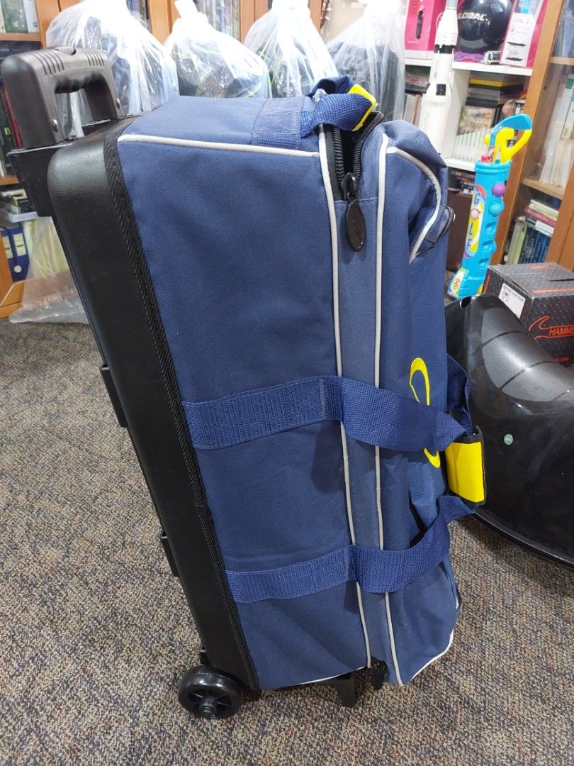 Storm Streamline 3 Ball Roller Bowling Bag Blue plus Storm Premier
