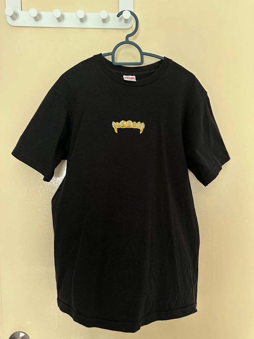 Supreme fronts tee new arrivals