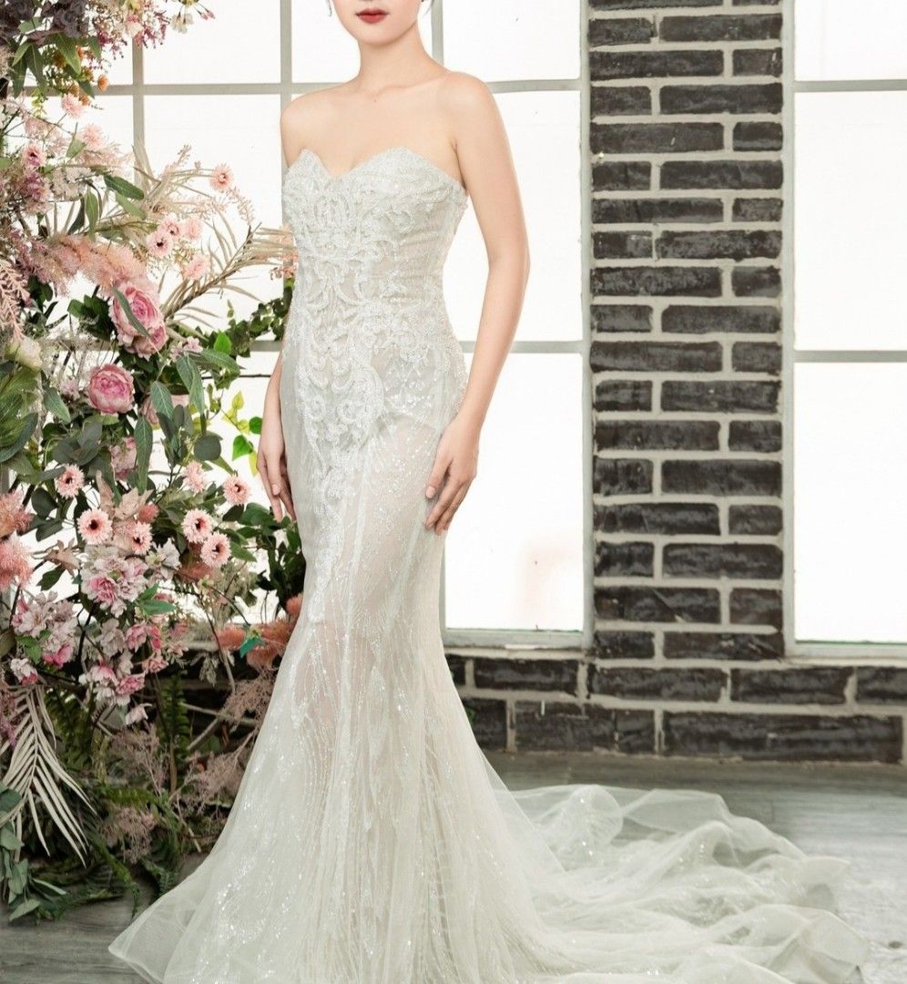 White lace mermaid gown on sale
