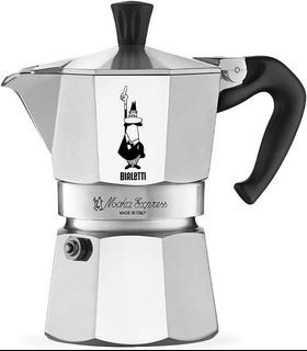  Bialetti - Moka Induction, Moka Pot, Suitable for all Types of  Hobs, 4 Cups Espresso (5.7 Oz), Red: Home & Kitchen