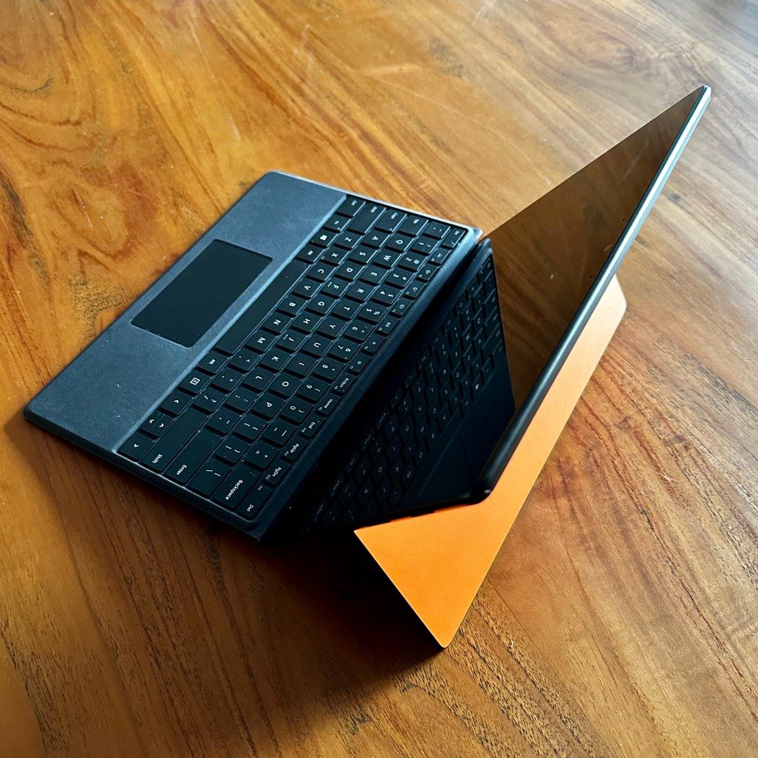 The thinnest Microsoft surface device ARM64 Surface Pro X SQ1 16GB